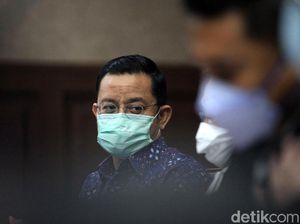 Tak Akui Suap Bansos Corona Bikin Juliari Dituntut 11 Tahun Penjara Tak Akui Suap Bansos Corona Bikin Juliari Dituntut 11 Tahun Penjara
