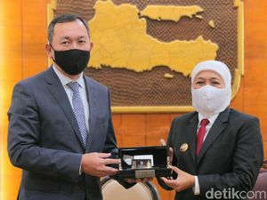 Dubes Kazakhstan Bertemu Khofifah Lirik Kerja Sama Lobster hingga Mebel Dubes Kazakhstan Bertemu Khofifah Lirik Kerja Sama Lobster hingga Mebel