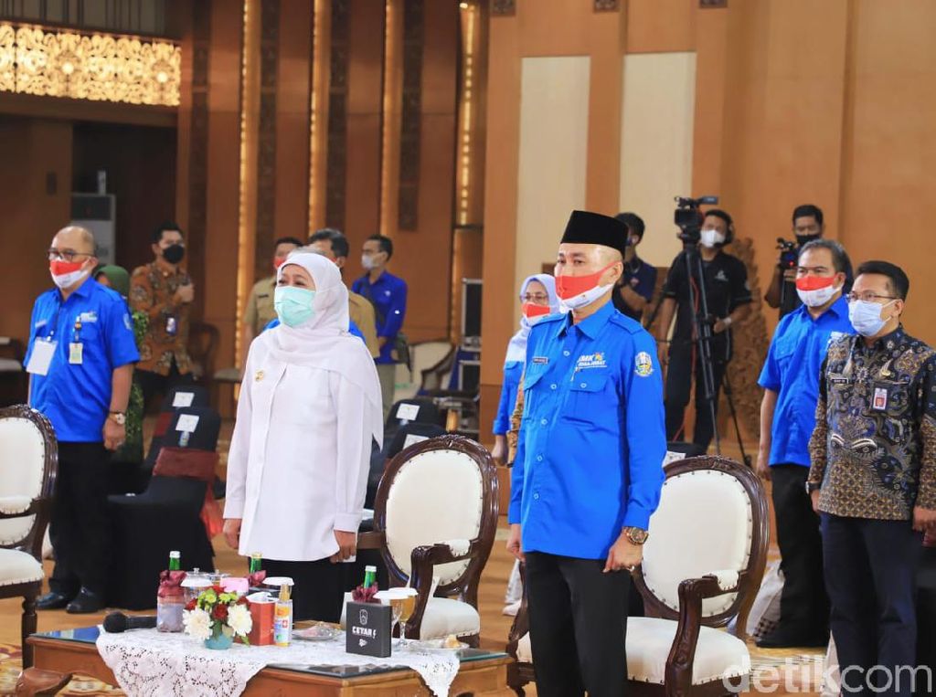 Buka Lomba Kompetensi Siswa SMK 2021, Dispendik Jatim Targetkan Juara Umum Buka Lomba Kompetensi Siswa SMK 2021, Dispendik Jatim Targetkan Juara Umum