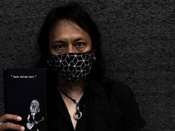 Jikun /Rif Tuangkan Pengalaman di Buku Bara Dalam Bait