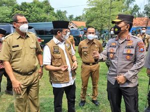 Forkopimda Siapkan Ruang Isolasi Darurat di Bangkalan Antisipasi Lonjakan COVID Forkopimda Siapkan Ruang Isolasi Darurat di Bangkalan Antisipasi Lonjakan COVID