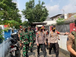 400 Vaksin Disiapkan Bagi Warga di Klaster COVID Kayu Putih Jaktim