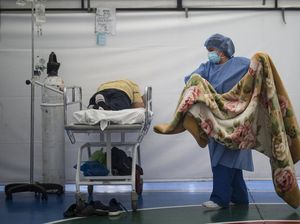 Satgas Urai Sebab Gelombang Ketiga di LN, Minta Warga RI Hati-hati