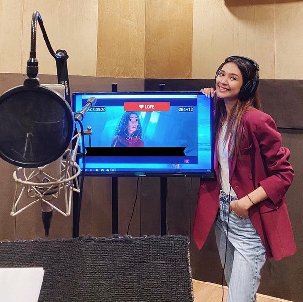 Mikha Tambayong saat mengisi suara film Raya and The Last Dragon (foto: instagram.com/mikhatambayong)