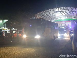 Lagi! Ratusan Pasien Corona Kudus Tiba di Asrama Haji Donohudan Malam Ini Lagi! Ratusan Pasien Corona Kudus Tiba di Asrama Haji Donohudan Malam Ini