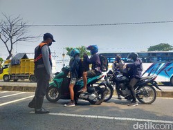 Penyekatan 2 Sisi Terus Dilakukan di Suramadu Meski Lalu Lintas Melandai