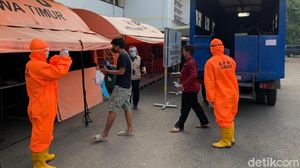 Puluhan Warga Bangkalan Terpapar COVID-19 Tiba di RSLI