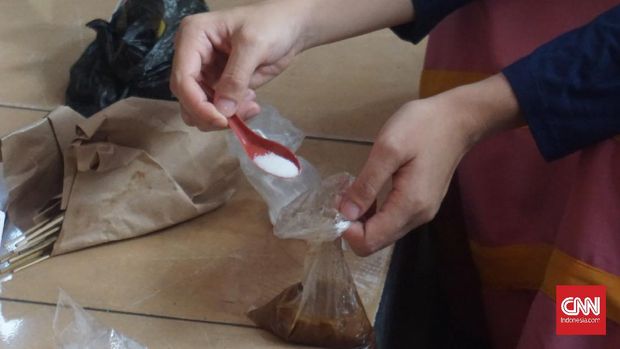 rekonstruksi kasus sate beracun di Bantul.