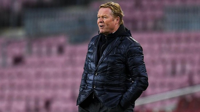 BARCELONA, SPAIN - DECEMBER 08: Head coach Ronald Koeman of FC Barcelona reacts during the UEFA Champions League Group G stage match between FC Barcelona and Juventus at Camp Nou on December 08, 2020 in Barcelona, Spain. Sporting stadiums around Spain remain under strict restrictions due to the Coronavirus Pandemic as Government social distancing laws prohibit fans inside venues resulting in games being played behind closed doors. (Photo by David Ramos/Getty Images)