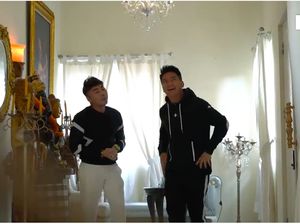 10 Potret Rumah Mewah Roy Kiyoshi, Penuh Benda-benda Mistis 10 Potret Rumah Mewah Roy Kiyoshi, Penuh Benda-benda Mistis