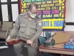 Anggota Satpol PP Pontianak yang Patahkan Ukulele Pengamen Akan Disanksi!