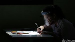 Ujian Penilaian Akhir Sekolah Tatap Muka SD di Bekasi