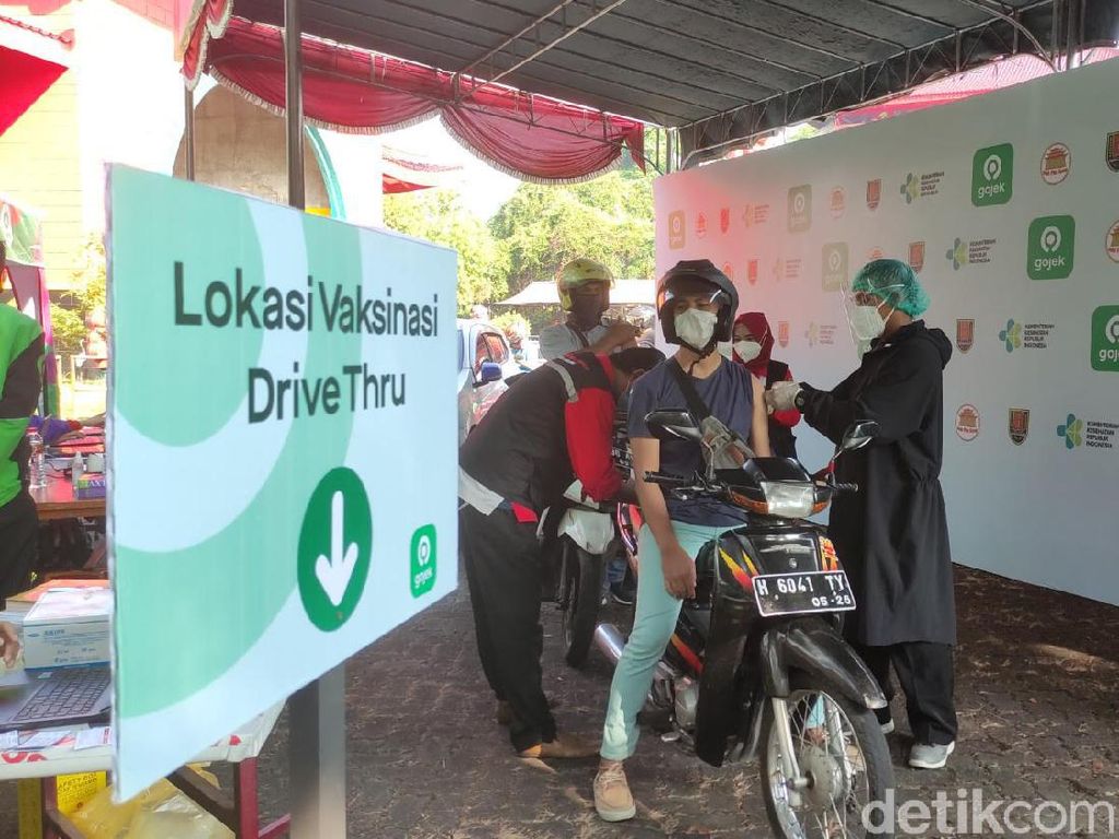 Vaksinasi Sambil Piknik Digelar di Klenteng Sam Poo Kong Semarang Vaksinasi Sambil Piknik Digelar di Klenteng Sam Poo Kong Semarang