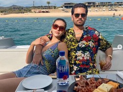 Scott Disick Dihujat Usai Posting Foto Kekasih Mudanya Nyaris Bugil