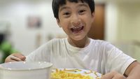 Bikin Gemes! Gaya Lucu Rafathar Saat Makan Es Krim hingga Mie Ayam