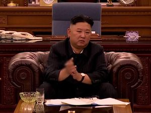 Gaya Kim Jong-un Pimpin Rapat Ekonomi Korea Utara