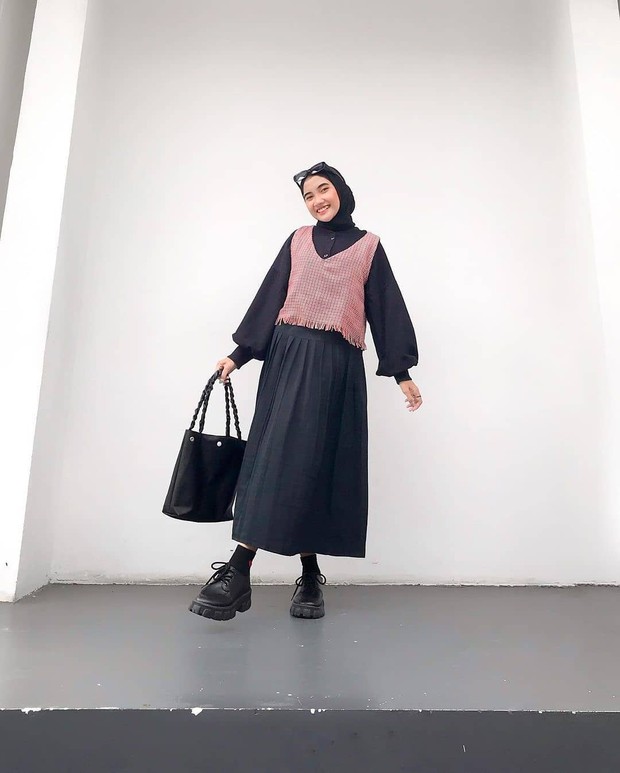 6 OOTD Monokrom Hitam & Cokelat untuk Hijabers