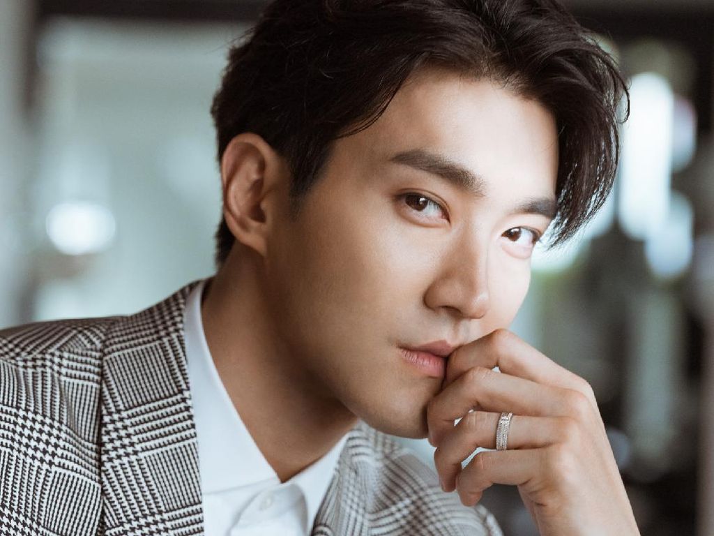Rambut Gondrong Siwon Bikin Pangling, Dipanggil Jerry Yan Hingga Tarzan Rambut Gondrong Siwon Bikin Pangling, Dipanggil Jerry Yan Hingga Tarzan