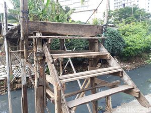 Warga Ingin Jembatan Bambu Reyot Diperbaiki, Bina Marga DKI Akan Cek Warga Ingin Jembatan Bambu Reyot Diperbaiki, Bina Marga DKI Akan Cek