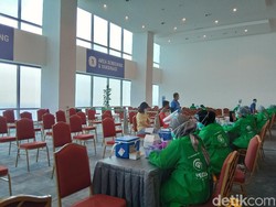 Vaksinasi Pelaku Parekraf Sudah 5%, Tempat Wisata Jadi Sentra Vaksin