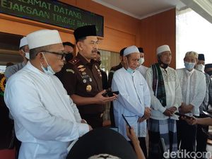 Datangi Kejati, Kiai Banten Minta Kasus Hibah Ponpes Diusut Tuntas Datangi Kejati, Kiai Banten Minta Kasus Hibah Ponpes Diusut Tuntas