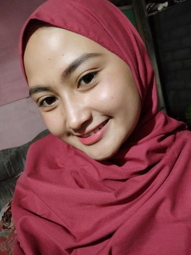 Viral Dulu Pedangdut Seksi, Kini Hijrah Pakai Hijab dan Jadi Petani - Wolipop