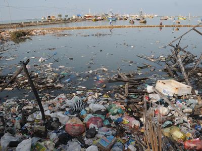 Hari Laut Sedunia, Pantai di Pamekasan Penuh Sampah