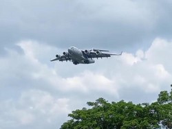 Pesawat Jumbo Militer AS Mendarat di Pekanbaru, Ada Apa?