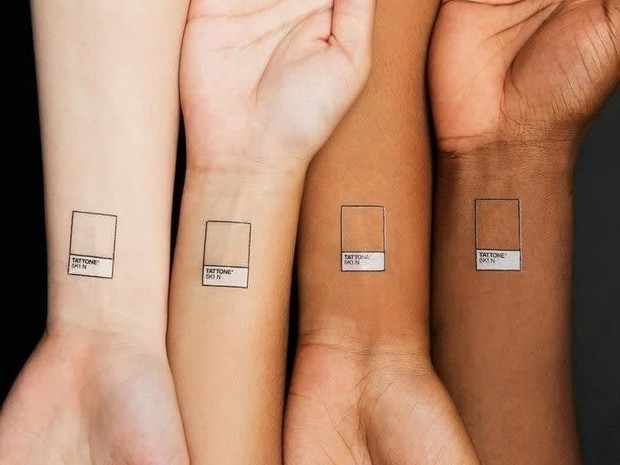 Pilih warna behel yang selaras dengan warna kulitmu/Pinterest.com/Buzzfeed Selaraskan warna behel dengan warna kulit yang kamu miliki ya ladies.