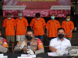 Polres Jaksel Gagalkan Peredaran 10 Kg Ganja-644 Gram Sabu, 5 Pelaku Diciduk