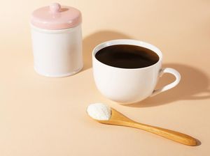 Kopi Campur Bubuk Protein Lagi Tren, Ini 5 Manfaat dan Risiko Konsumsinya