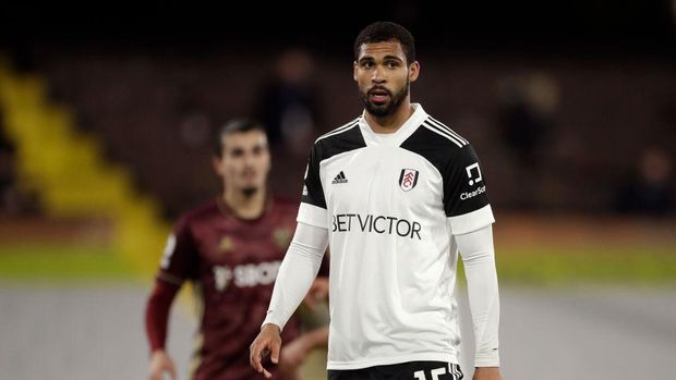 LONDON, ENGLAND - MARCH 19: Ruben Loftus-Cheek of Fulham looks on during the Premier League match between Fulham and Leeds United at Craven Cottage on March 19, 2021 in London, England. Sporting stadiums around the UK remain under strict restrictions due to the Coronavirus Pandemic as Government social distancing laws prohibit fans inside venues resulting in games being played behind closed doors.  (Photo by Matt Dunham - Pool/Getty Images)