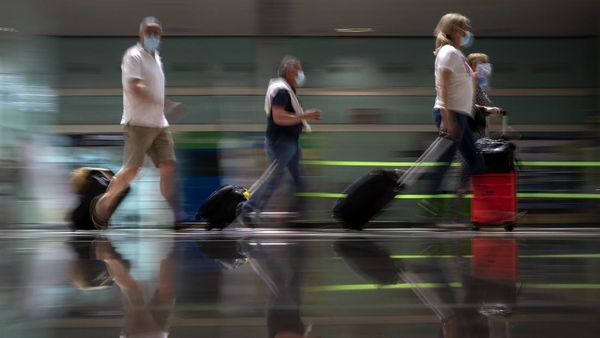 Spanyol Buka Pintu Lagi Buat Turis Dunia