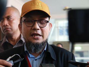 Novel Baswedan Tantang Warganet ke Jalur Hukum soal Fitnah Air Keras Novel Baswedan Tantang Warganet ke Jalur Hukum soal Fitnah Air Keras