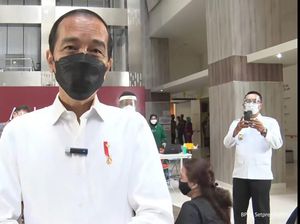 Aksi RK Videokan Jokowi Saat Tinjau Vaksinasi COVID-19 di RSUI Depok