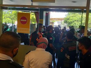 BTS Meal Picu Kerumunan, Tiga Gerai McD di Surabaya Disanksi-Didenda Rp 5 Juta