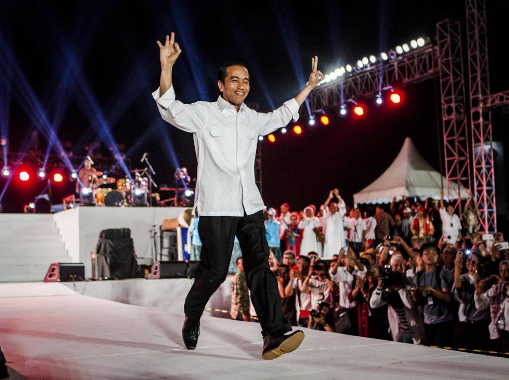 Gelombang Penolakan Wacana Presiden 3 Periode Gelombang Penolakan Wacana Presiden 3 Periode