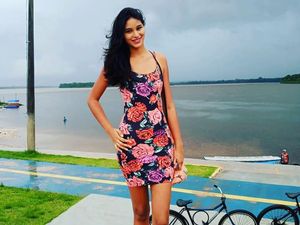 Potret Model Setinggi 2 Meter yang Menikah dengan Pria Jauh Lebih Pendek Potret Model Setinggi 2 Meter yang Menikah dengan Pria Jauh Lebih Pendek