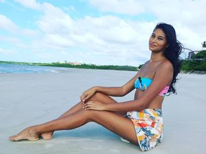 Kisah Wanita Setinggi 2 Meter, Mulai PD Setelah Nikahi Pria Jauh Lebih Pendek Kisah Wanita Setinggi 2 Meter, Mulai PD Setelah Nikahi Pria Jauh Lebih Pendek