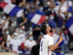 Karena Giroud adalah Si Phoenix dari Grenoble