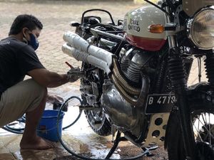 Cuci Motor Harganya Ratusan Ribu? Ini Bedanya Cuci Detailing dan Cuci Steam Biasa Cuci Motor Harganya Ratusan Ribu? Ini Bedanya Cuci Detailing dan Cuci Steam Biasa