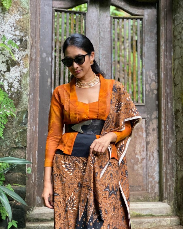 Inspirasi kebaya Bali/Foto: instagram.com/happysalma kebaya bali