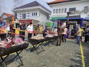 Kejari Sidoarjo Musnahkan Barang Bukti Narkoba Senilai Rp 30 Miliar