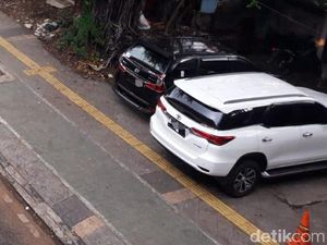 Wanita Malah Marah saat Ditegur Parkir Depan Toko Orang, Ini Aturannya