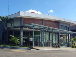 BTS Meal, Kerumunan Ojol di McD Makassar Dibubarkan Petugas