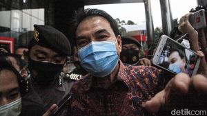 Jurus Bungkam Azis Syamsuddin Usai Diperiksa KPK