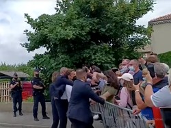 Momen Presiden Prancis Ditampar Seorang Pria