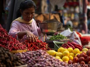 Pedagang Pasar Ngaku Tak Dapat Bantuan Pemerintah di Masa PPKM Darurat Pedagang Pasar Ngaku Tak Dapat Bantuan Pemerintah di Masa PPKM Darurat