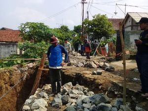 3 Pekerja Perbaikan Jalan Tertimbun Tanah di Sukabumi