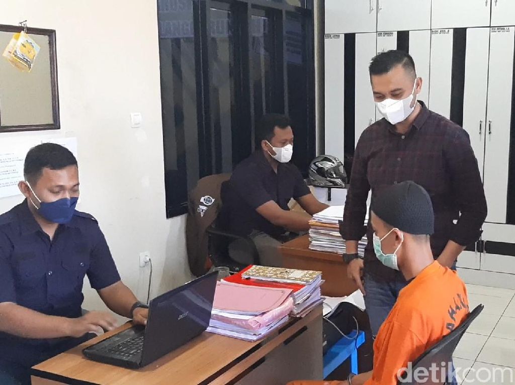 Cabuli Gadis Belia Hingga Hamil, Pria di Tasikmalaya Ditangkap Polisi Cabuli Gadis Belia Hingga Hamil, Pria di Tasikmalaya Ditangkap Polisi